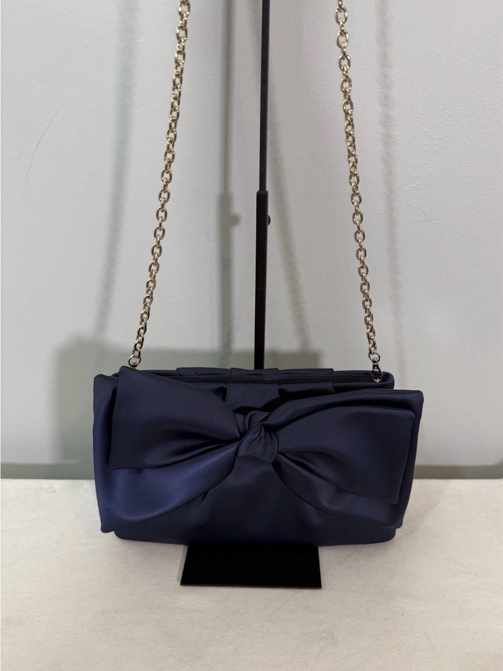 Mark & Graham Navy Satin Bow Crossbody Bag Clutch Purse Convertible - Picture 4 of 16
